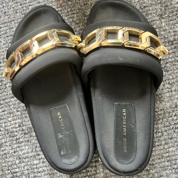 Good American Gold Chain black platform slides. Size 9 with a 2” platform. - Picture 3 of 7